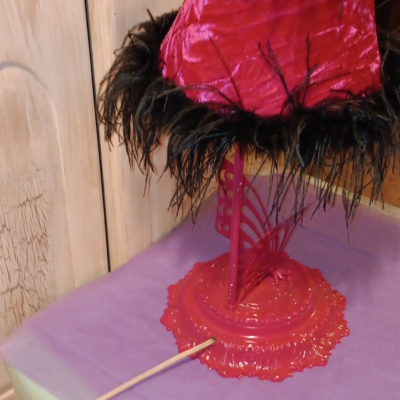 Vintage Pink Butterfly Lamp with Feathers - Picture 6 of 8